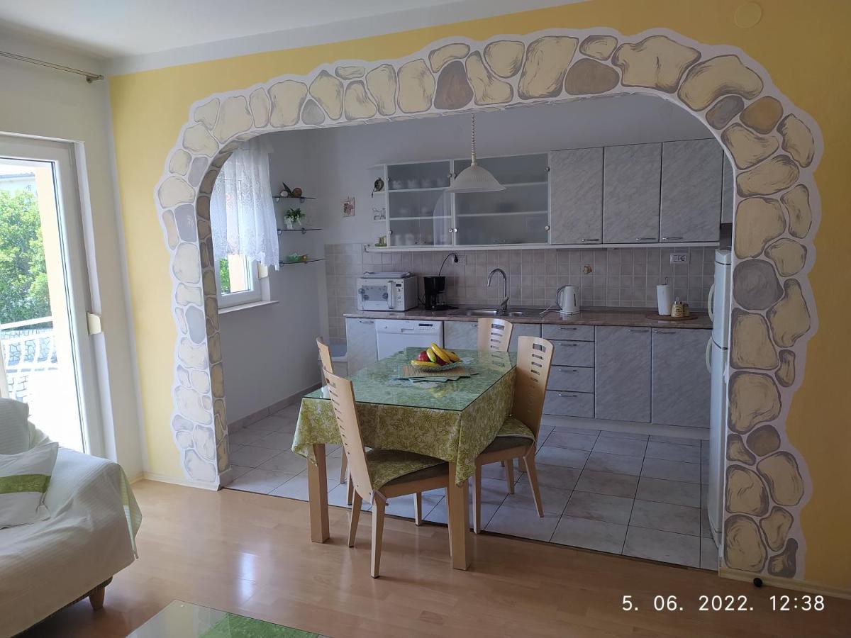 Apartment Sara Новий Винодольський Екстер'єр фото